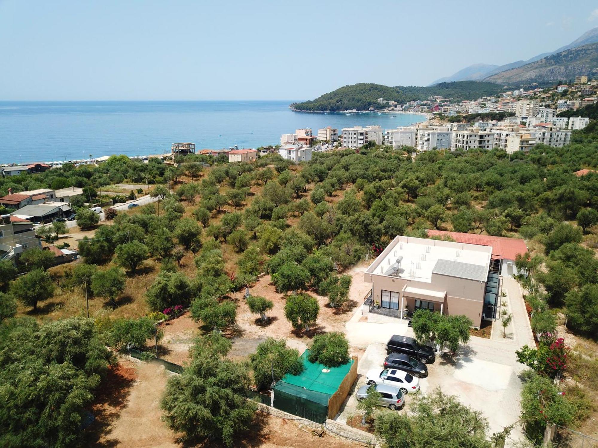Отель Mezzanine Bay Химара Экстерьер фото